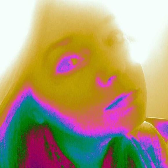 Meet your Posher, Amanda - Picture 1 of 1